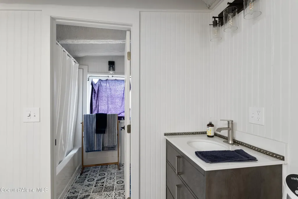 432 Stagecoach Drive Sagle ID 83860