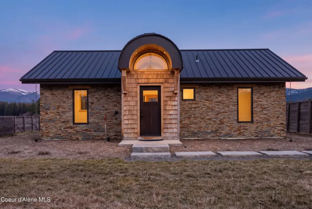 432 Stagecoach Drive Sagle ID 83860