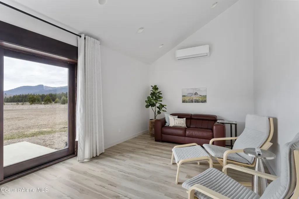 432 Stagecoach Drive Sagle ID 83860