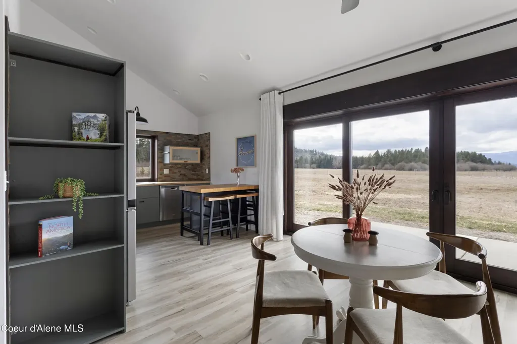 432 Stagecoach Drive Sagle ID 83860