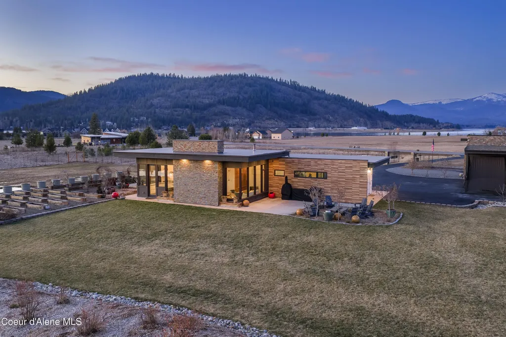 432 Stagecoach Drive Sagle ID 83860