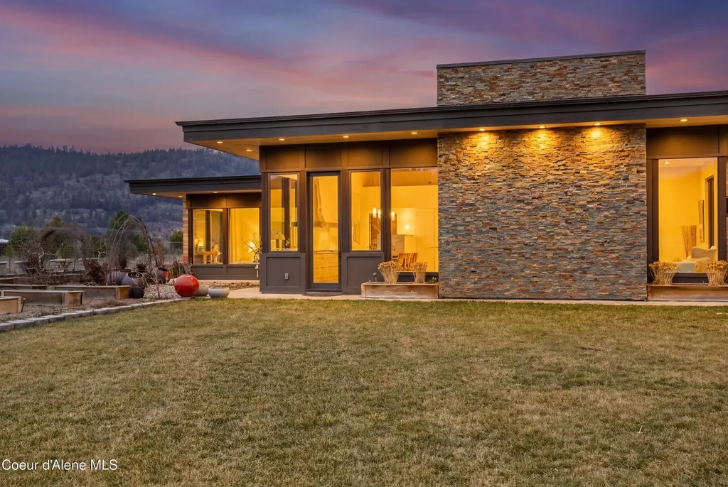432 Stagecoach Drive Sagle ID 83860