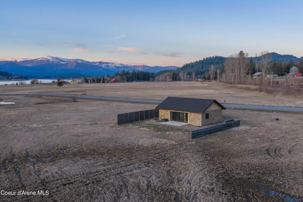 432 Stagecoach Drive Sagle ID 83860