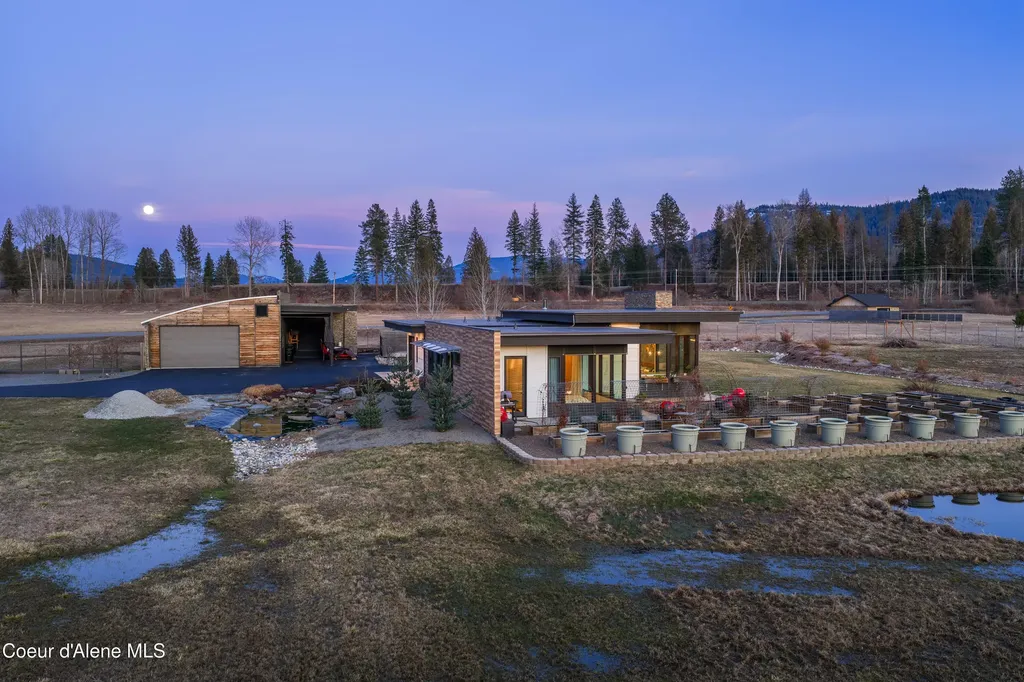 432 Stagecoach Drive Sagle ID 83860