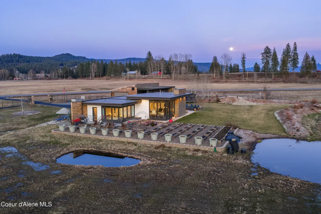 432 Stagecoach Drive Sagle ID 83860