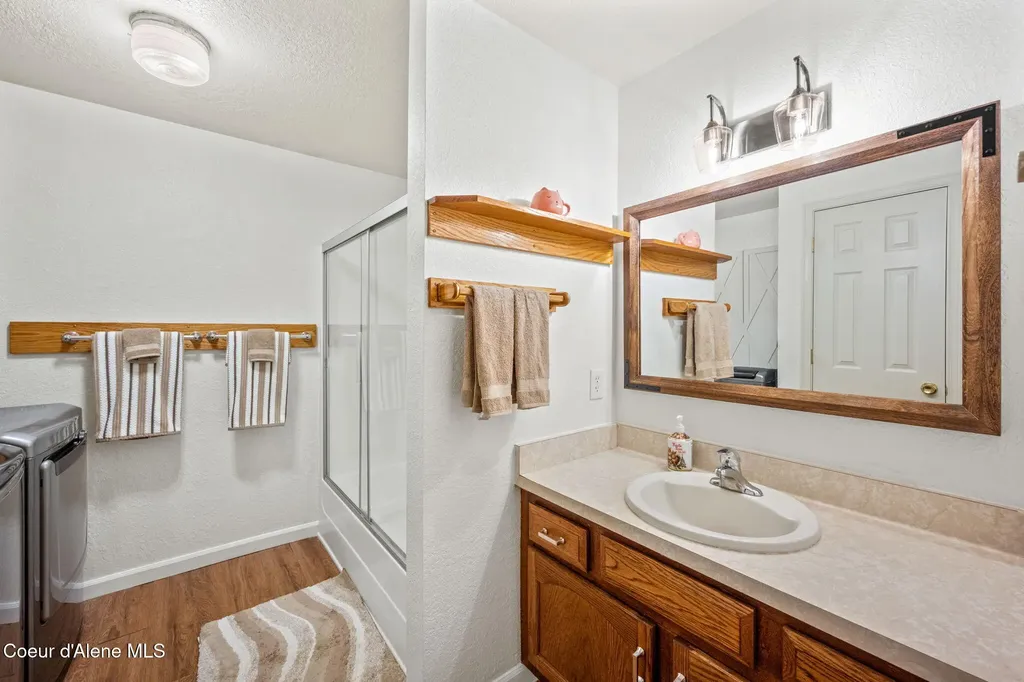 1684 Bayview Road Athol ID 83801