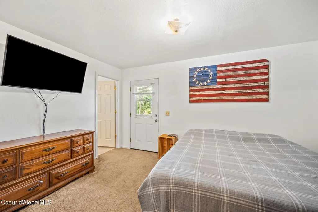 1684 Bayview Road Athol ID 83801