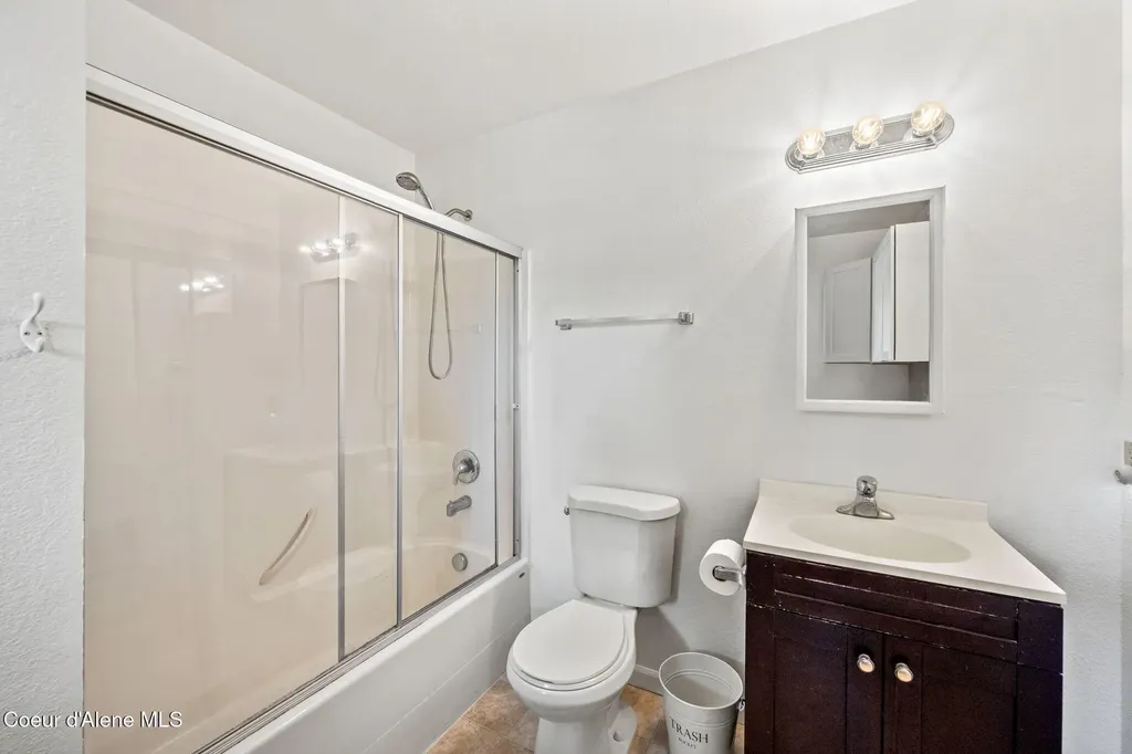 1684 Bayview Road Athol ID 83801