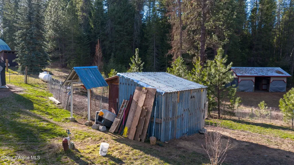 1684 Bayview Road Athol ID 83801