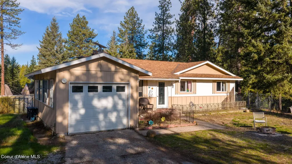 1684 Bayview Road Athol ID 83801
