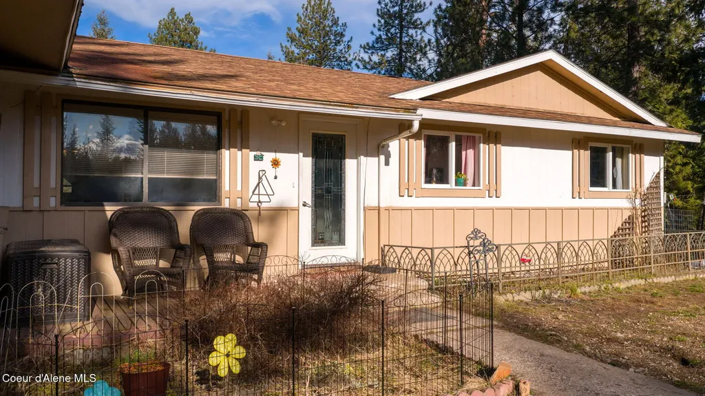 1684 Bayview Road Athol ID 83801
