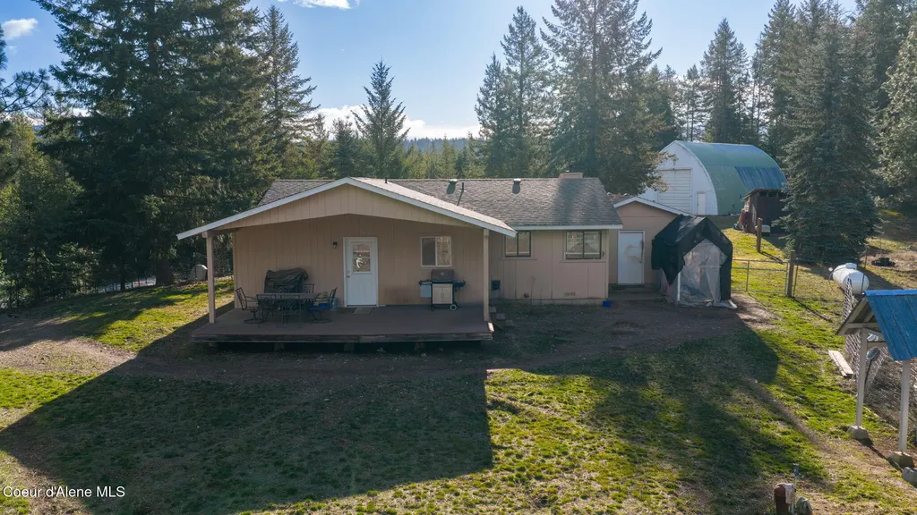 1684 Bayview Road Athol ID 83801