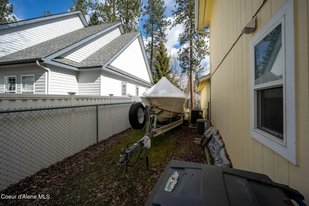 5177 E Shore Cove Post Falls ID 83854
