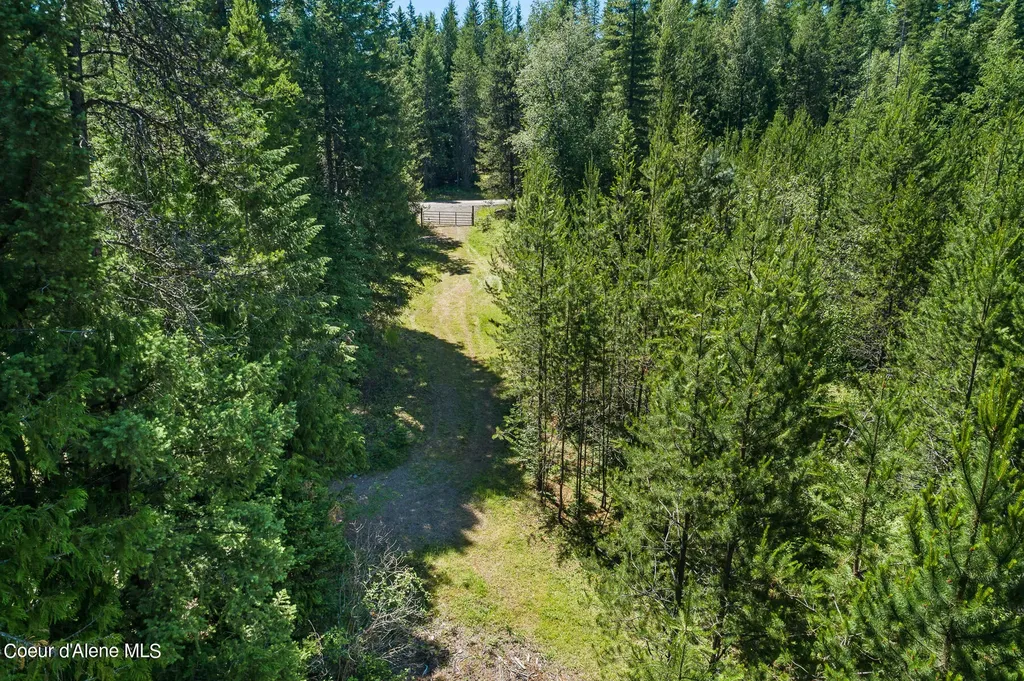 306 Pinewood Lane Cocolalla ID 83813