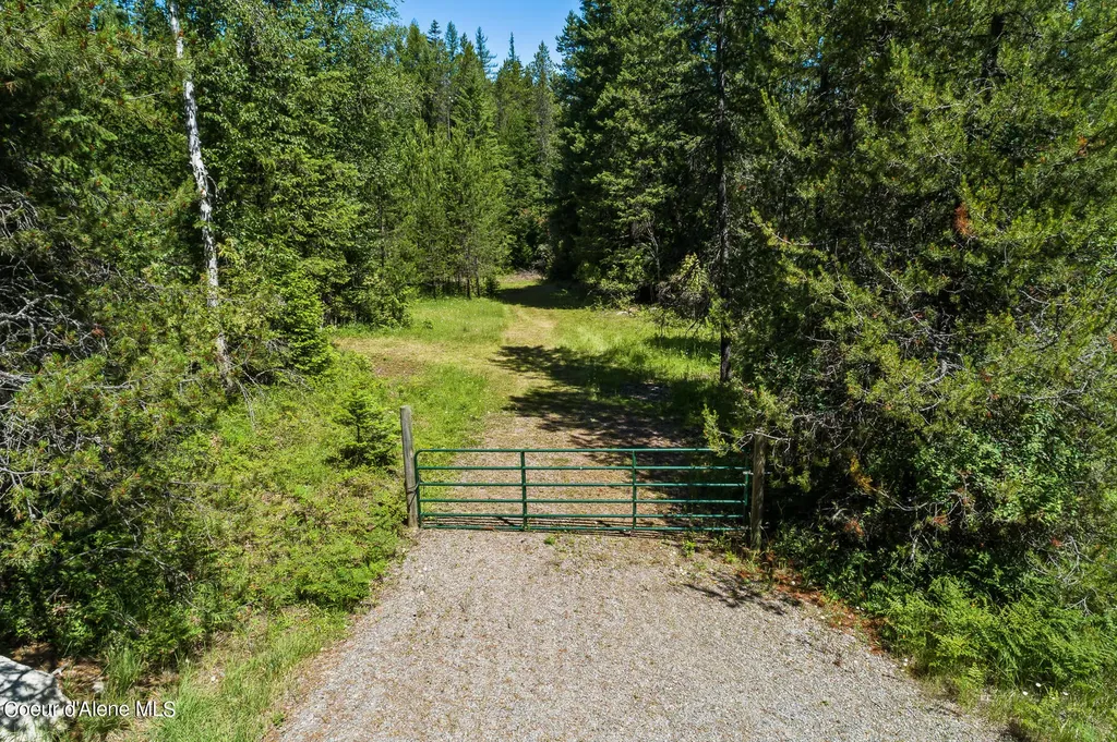 306 Pinewood Lane Cocolalla ID 83813