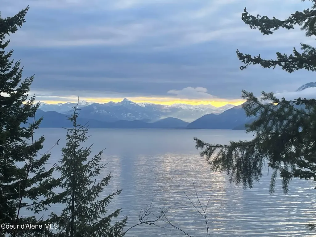 39 Pearl Creek Road Sagle ID 83860