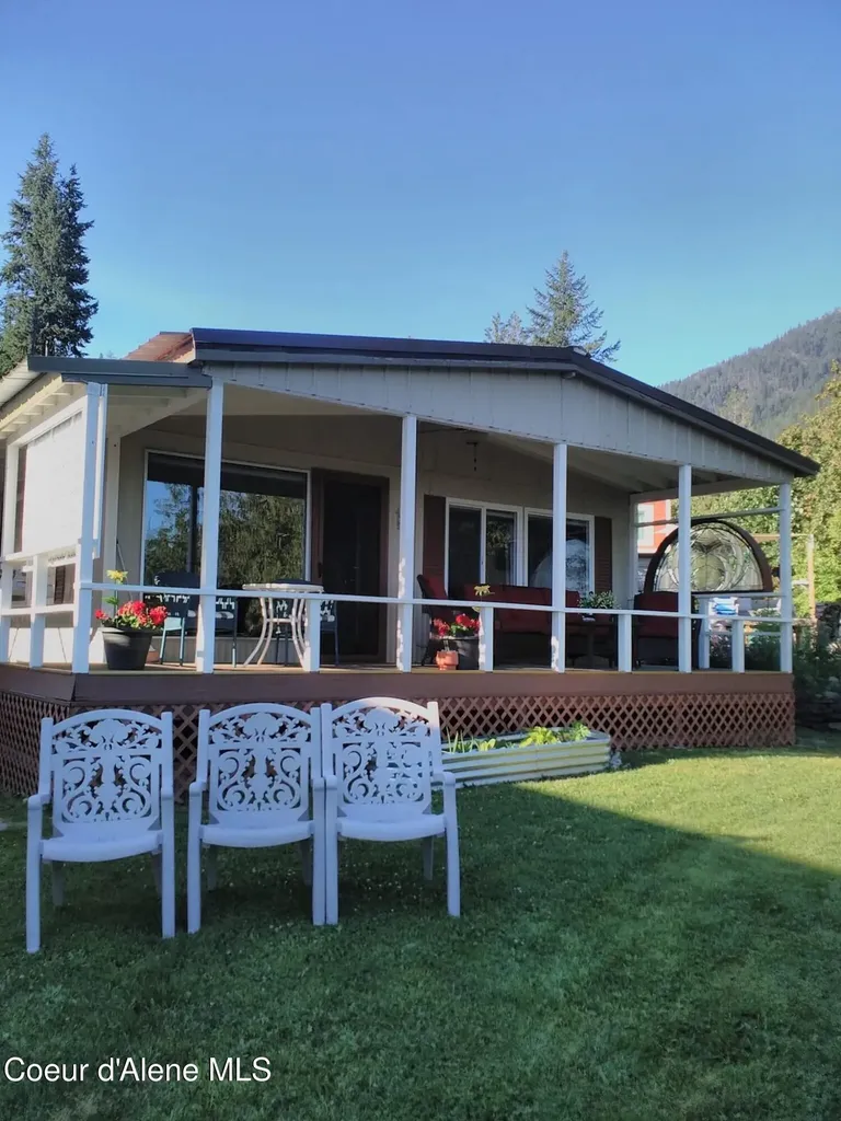 302 School Road Hope ID 83836