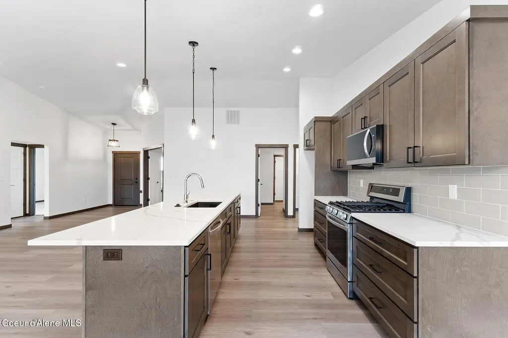 8989 W Swather Avenue Rathdrum ID 83858