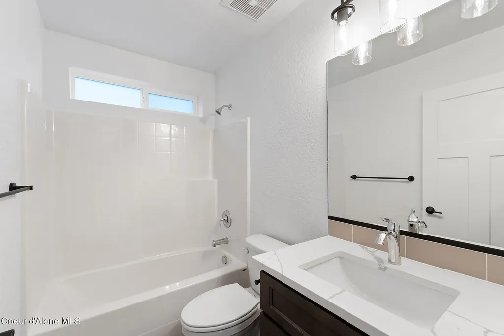 8989 W Swather Avenue Rathdrum ID 83858