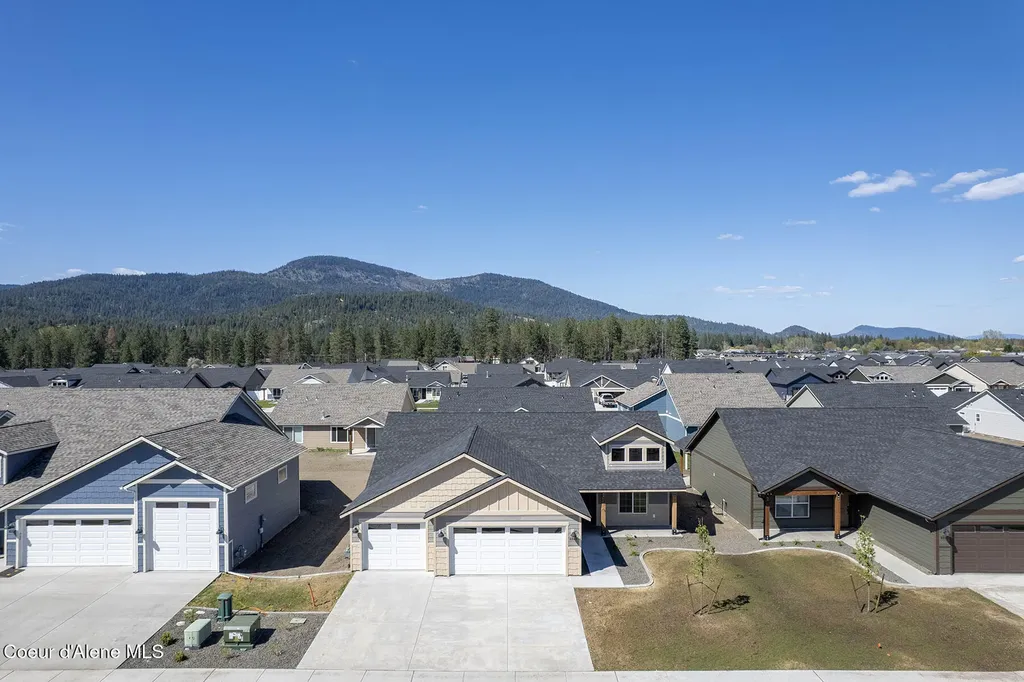 8989 W Swather Avenue Rathdrum ID 83858