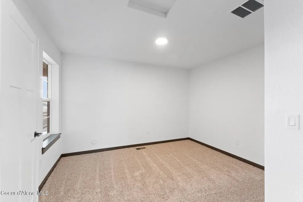 8989 W Swather Avenue Rathdrum ID 83858