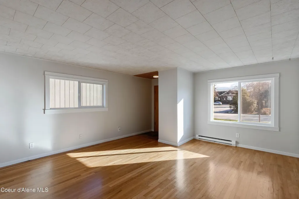 218 S 2nd Avenue Sandpoint ID 83864