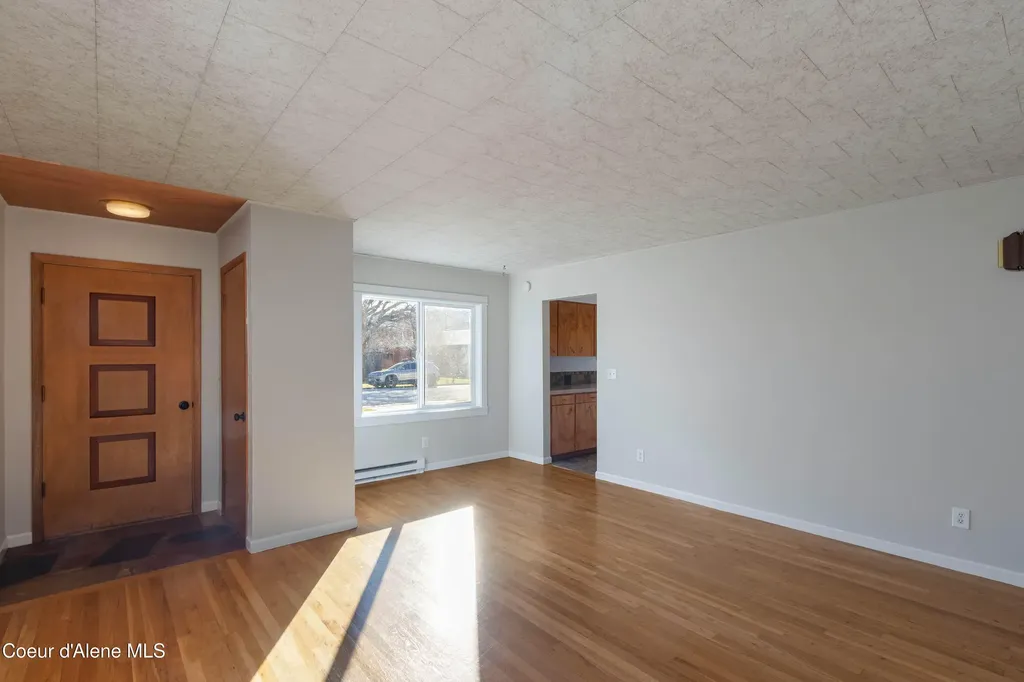 218 S 2nd Avenue Sandpoint ID 83864
