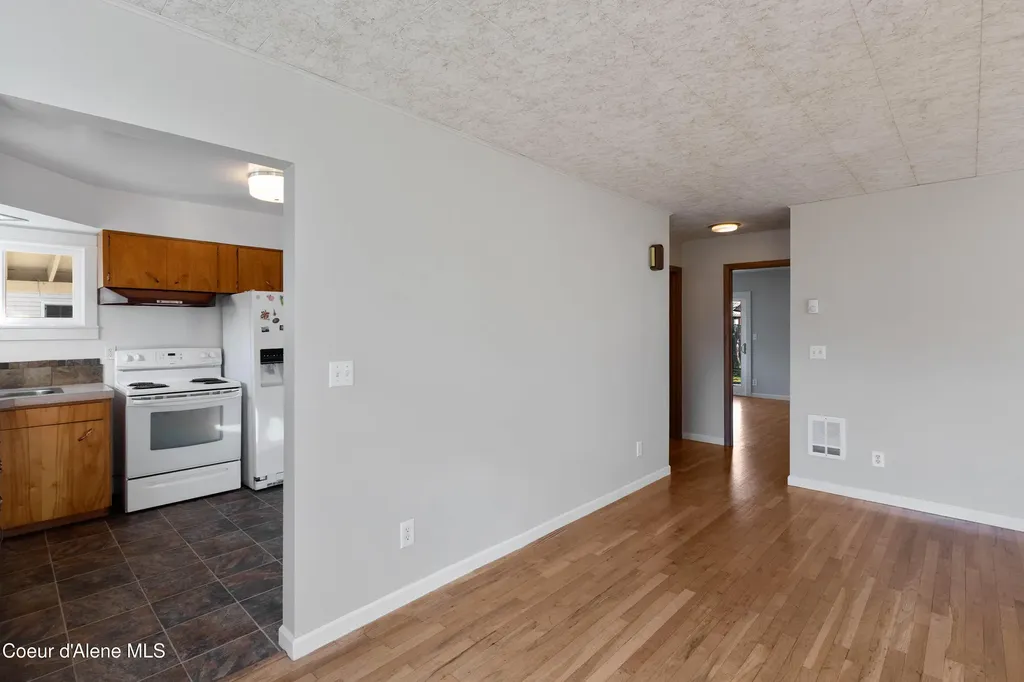 218 S 2nd Avenue Sandpoint ID 83864