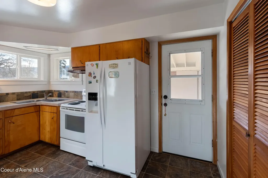 218 S 2nd Avenue Sandpoint ID 83864