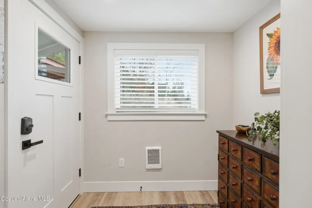 312 Ellisport Street Hope ID 83836