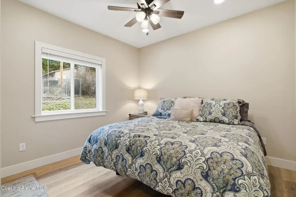 312 Ellisport Street Hope ID 83836