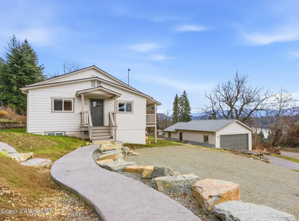 312 Ellisport Street Hope ID 83836