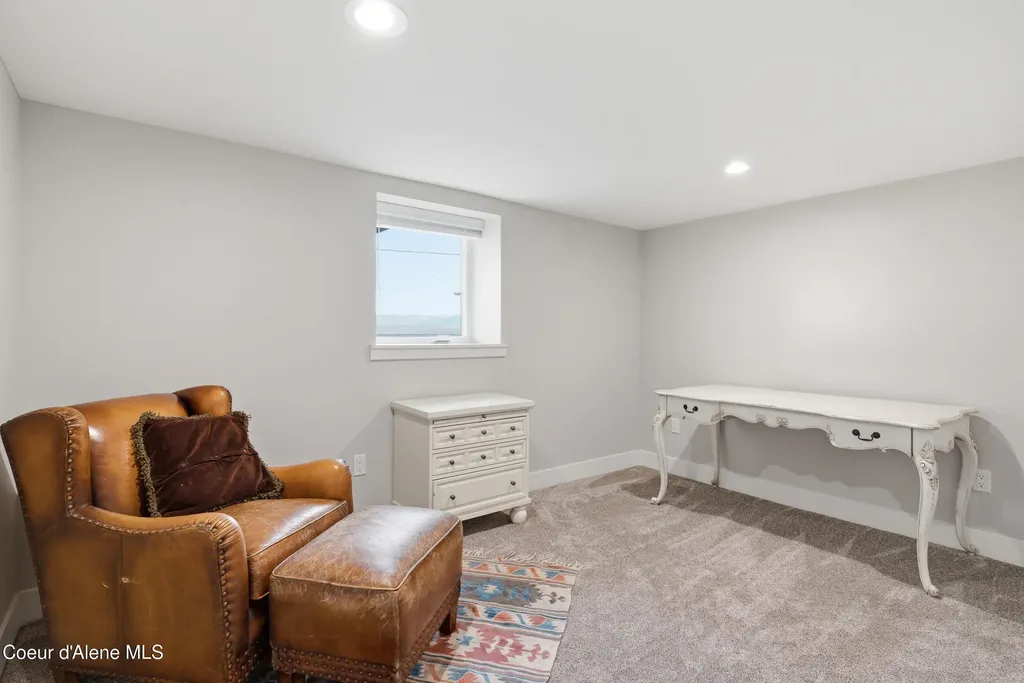 312 Ellisport Street Hope ID 83836