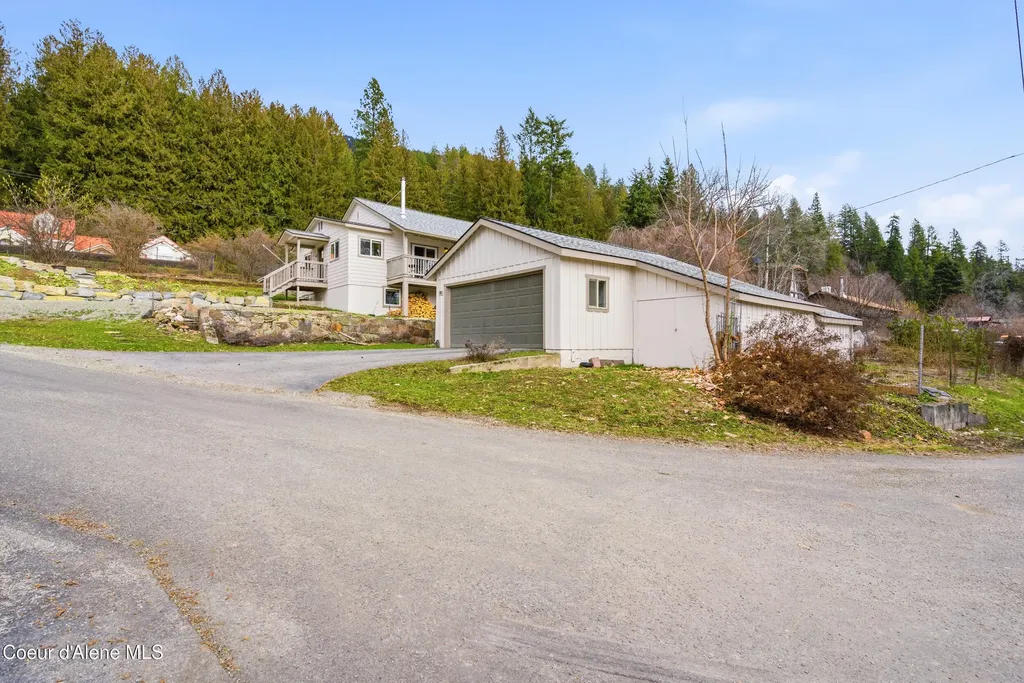 312 Ellisport Street Hope ID 83836
