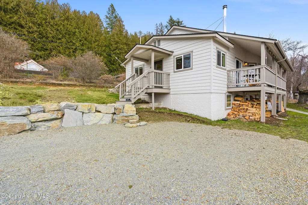 312 Ellisport Street Hope ID 83836