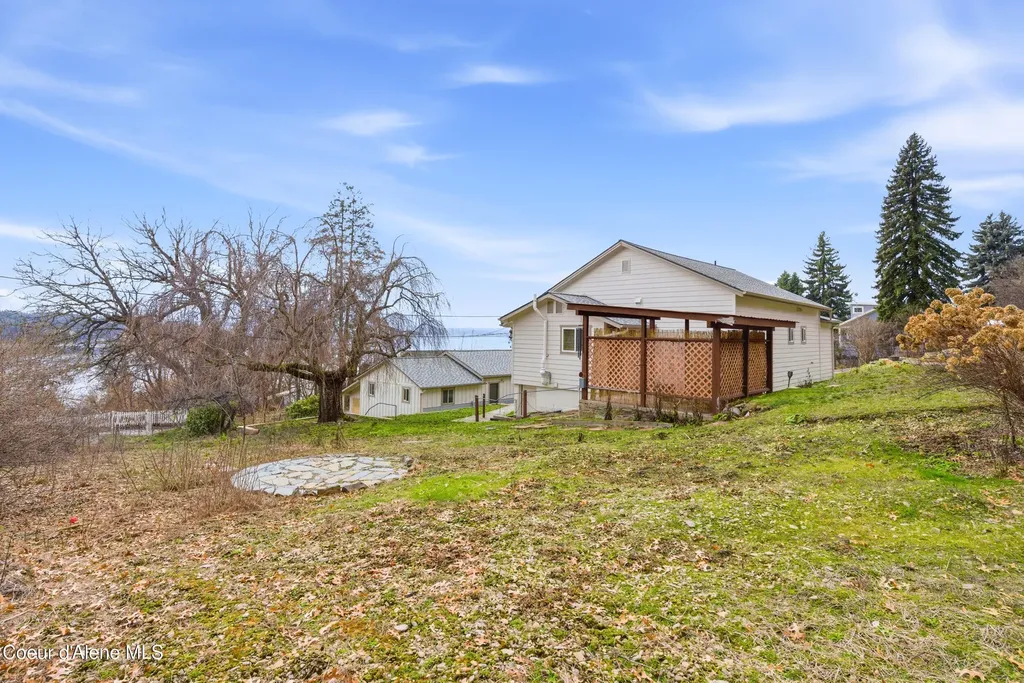 312 Ellisport Street Hope ID 83836