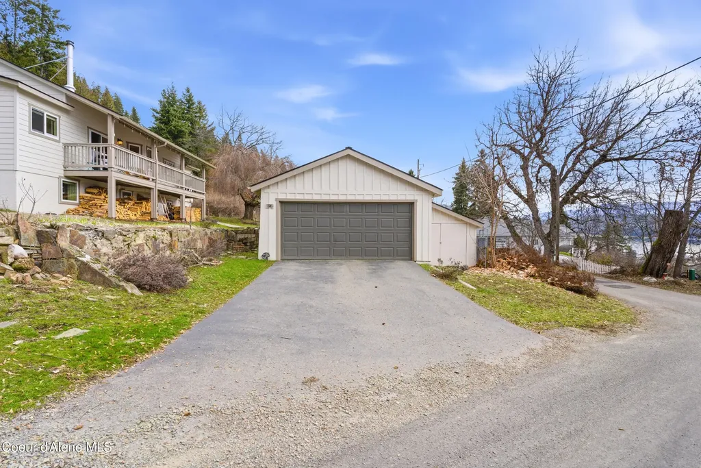 312 Ellisport Street Hope ID 83836