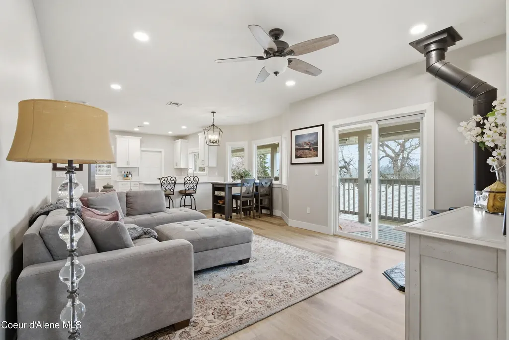 312 Ellisport Street Hope ID 83836