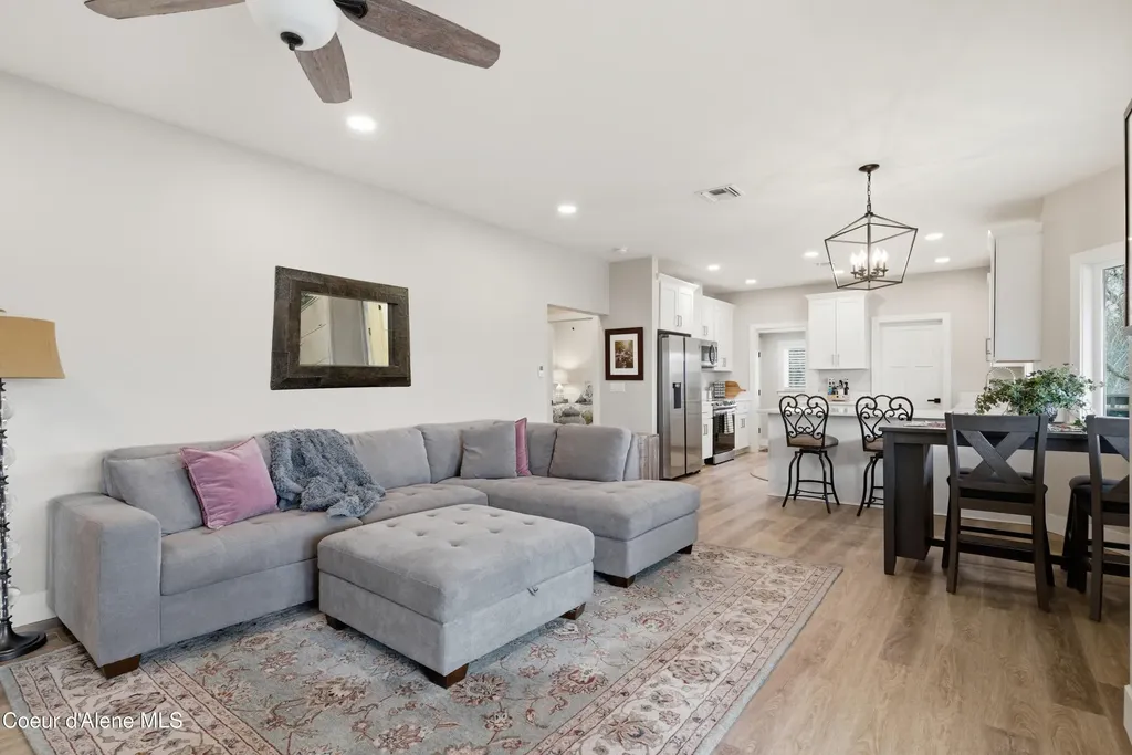 312 Ellisport Street Hope ID 83836