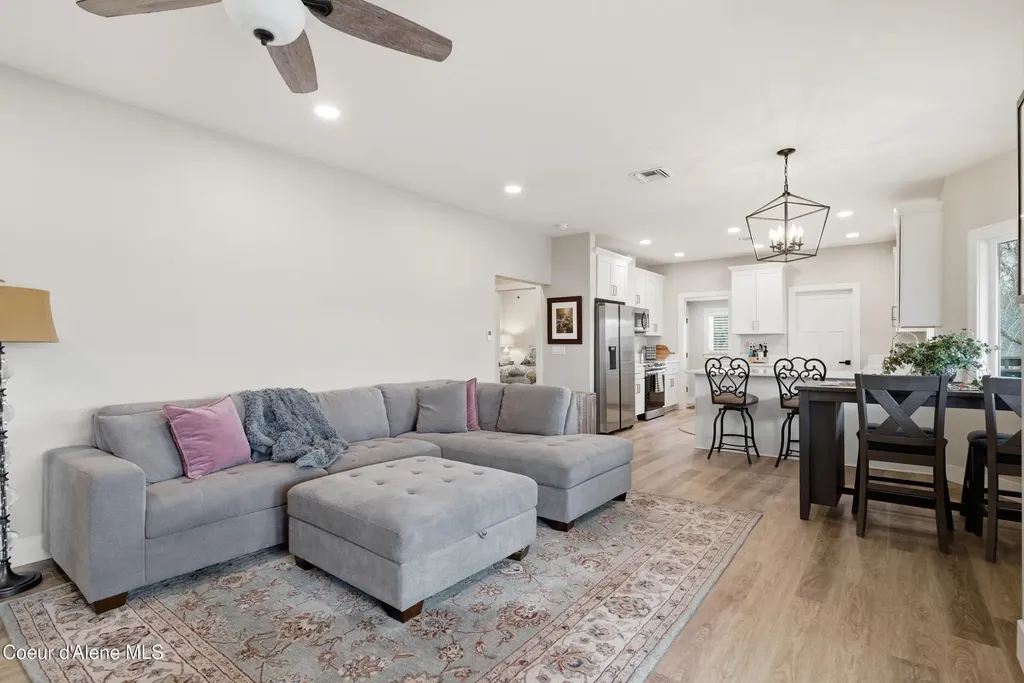 312 Ellisport Street Hope ID 83836