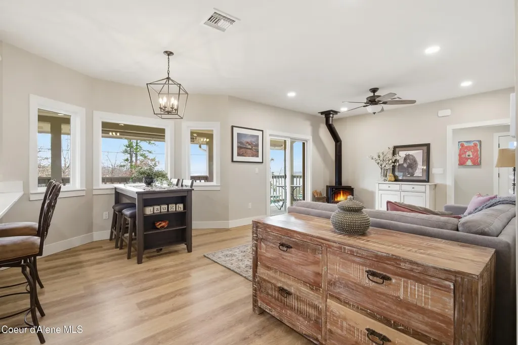 312 Ellisport Street Hope ID 83836