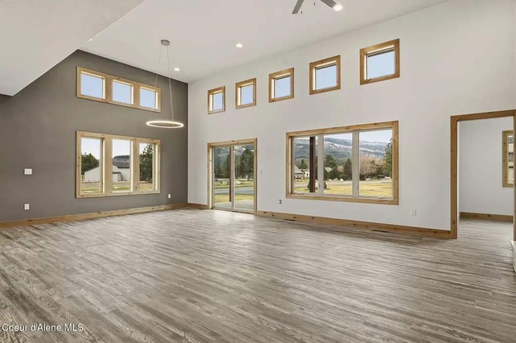 10 Bellflower Court Blanchard ID 83804