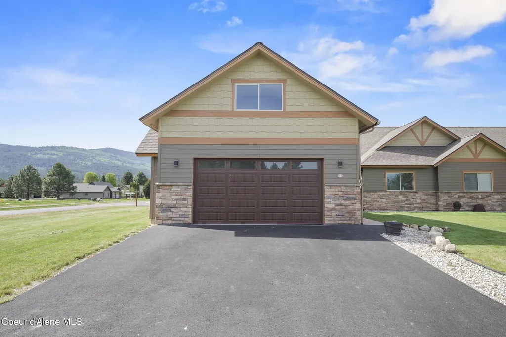 10 Bellflower Court Blanchard ID 83804