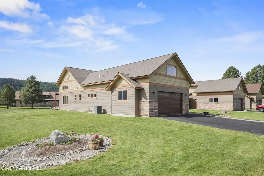 10 Bellflower Court Blanchard ID 83804