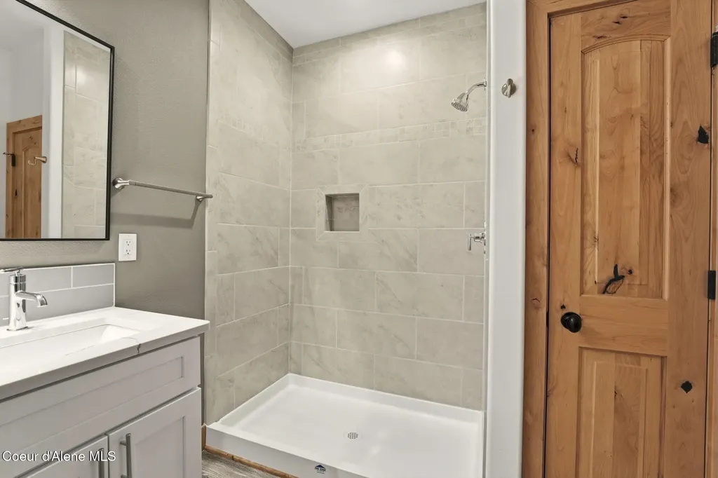 10 Bellflower Court Blanchard ID 83804