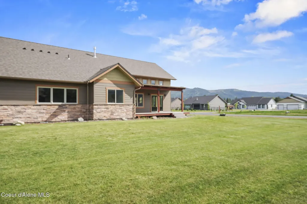 10 Bellflower Court Blanchard ID 83804