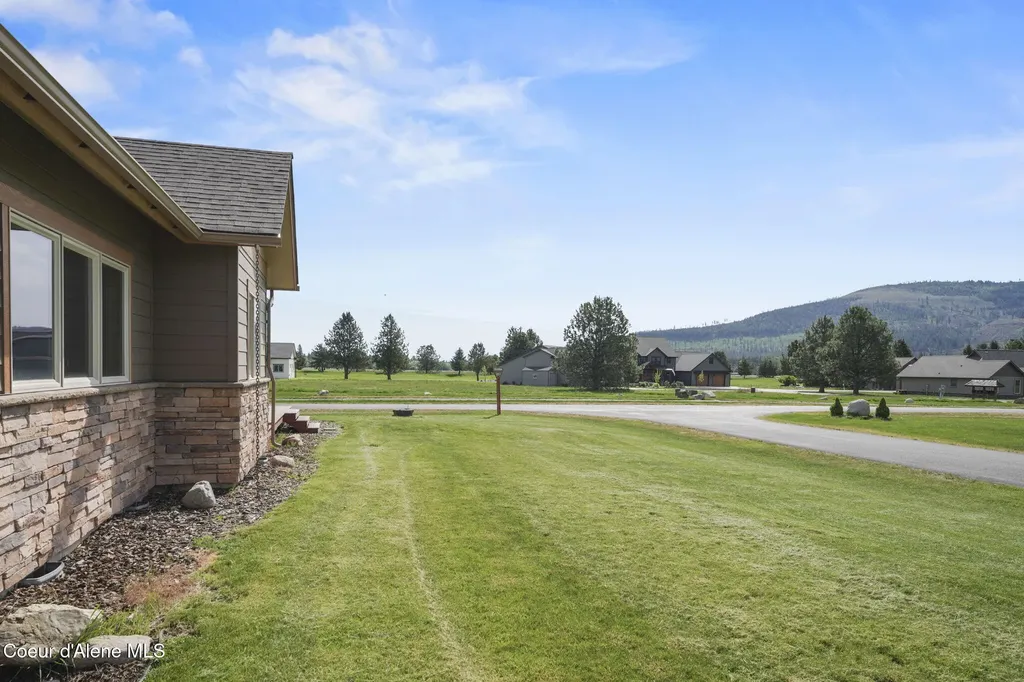 10 Bellflower Court Blanchard ID 83804