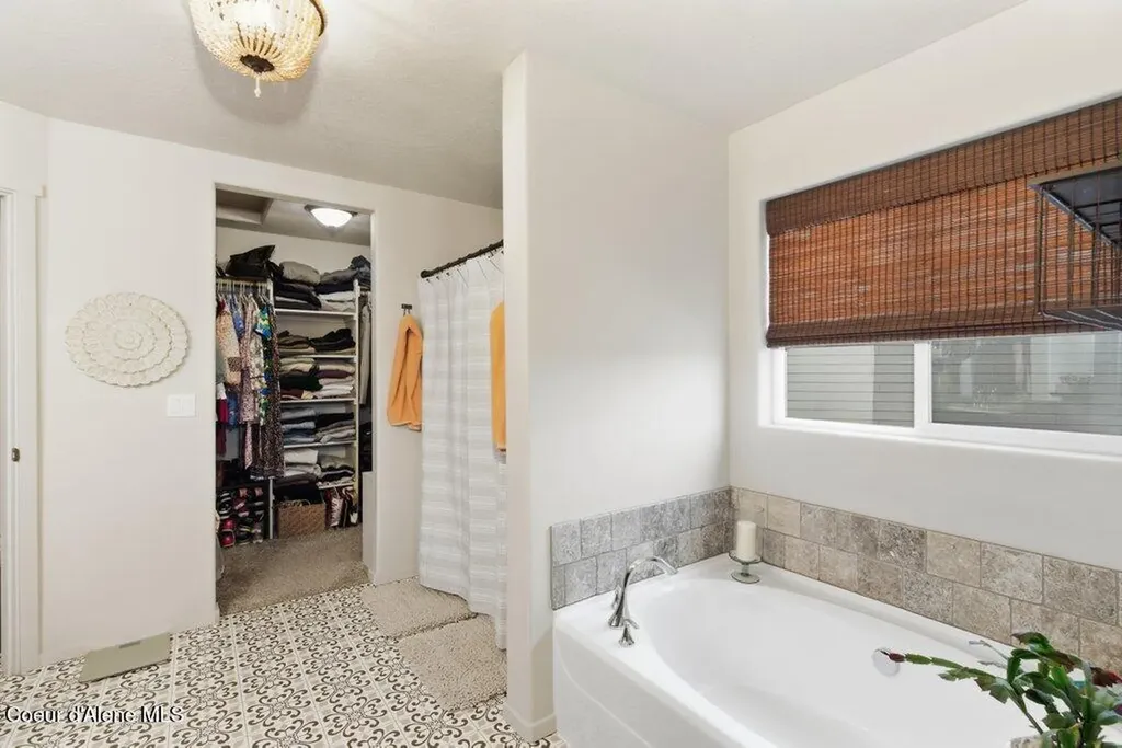 880 E Allenby Court Post Falls ID 83854
