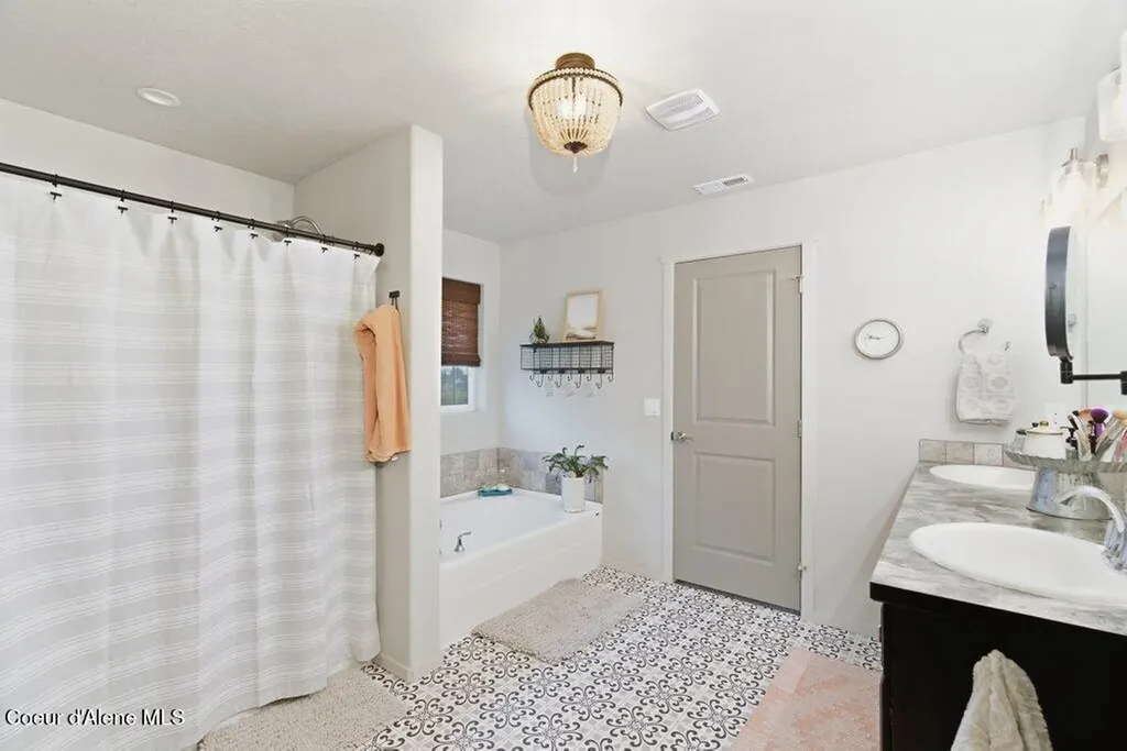 880 E Allenby Court Post Falls ID 83854