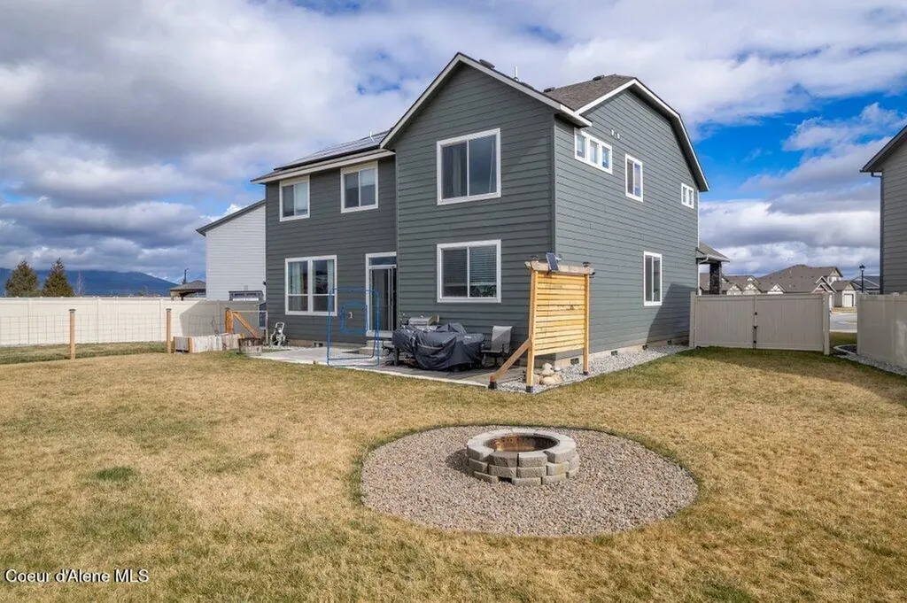 880 E Allenby Court Post Falls ID 83854